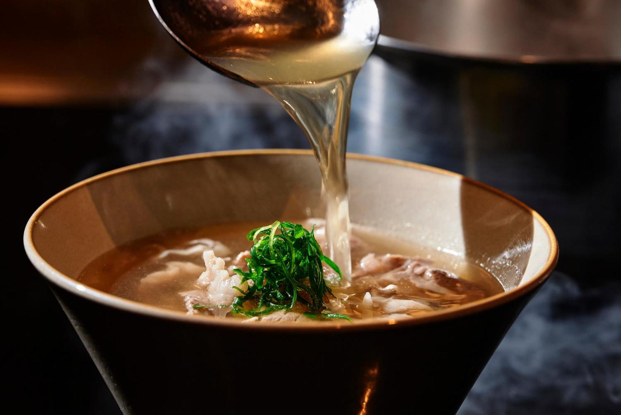 Omo7 Osaka By Hoshino Resorts Екстериор снимка A bowl of soup being served